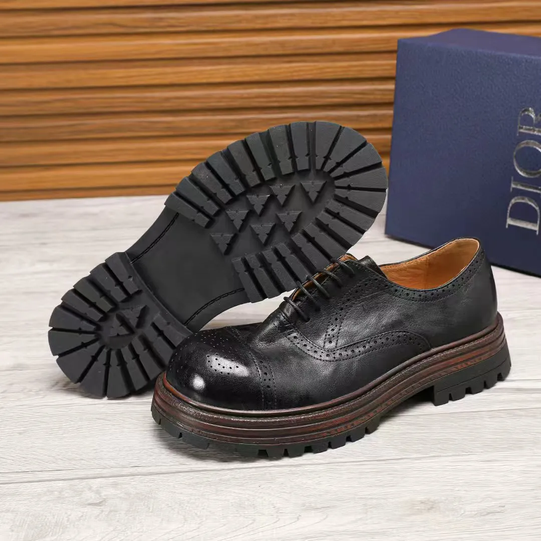 Factory price 540 🕷️🕷️[Dior] Dior's new men's shoes are launched in Hong Kong counters. Official website 1:1 production. Original Italian patented cowhide + water-dyed 🐂 leather lining. Designed by European and American masters. Goodyear craftsmanship, washed cowhide, perfect shape to create counter quality, solid color rubber wear-resistant outsole and classic dazzling toe! Super versatile and very comfortable. High-end without losing taste, fashionable and novel! ! Absolute focus! Colors optional, code number 38-44 (45 customized)